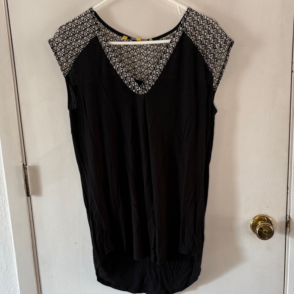 Little Yellow Button black knit sleeveless top with black white sheer yoke Sz L
